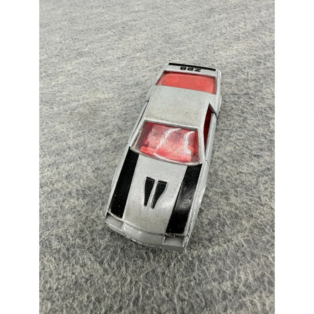 ROAD CHAMPS Classic Sports Die Cast Camaro Silver Car T5